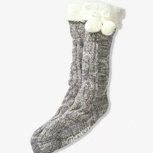 NWT VICTORIA'S SECRET PINK KNEE HIGH CABLE KNIT SHERPA SLIPPER SOCKS W\ POM POMS